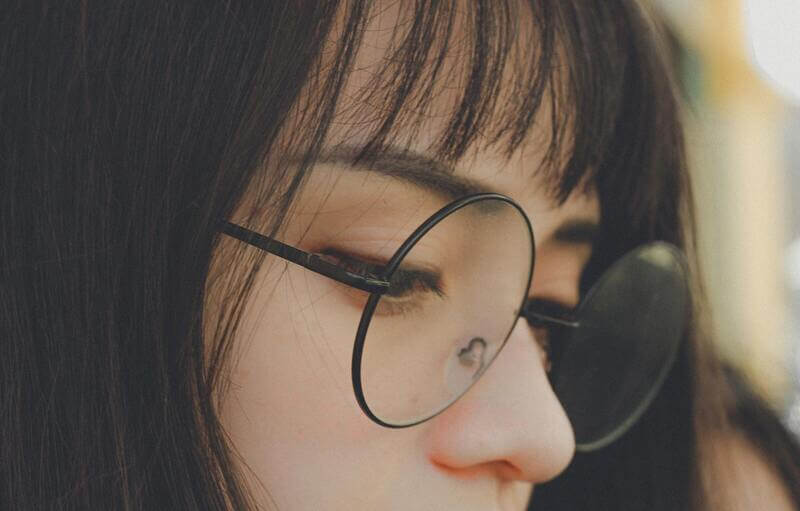 女性